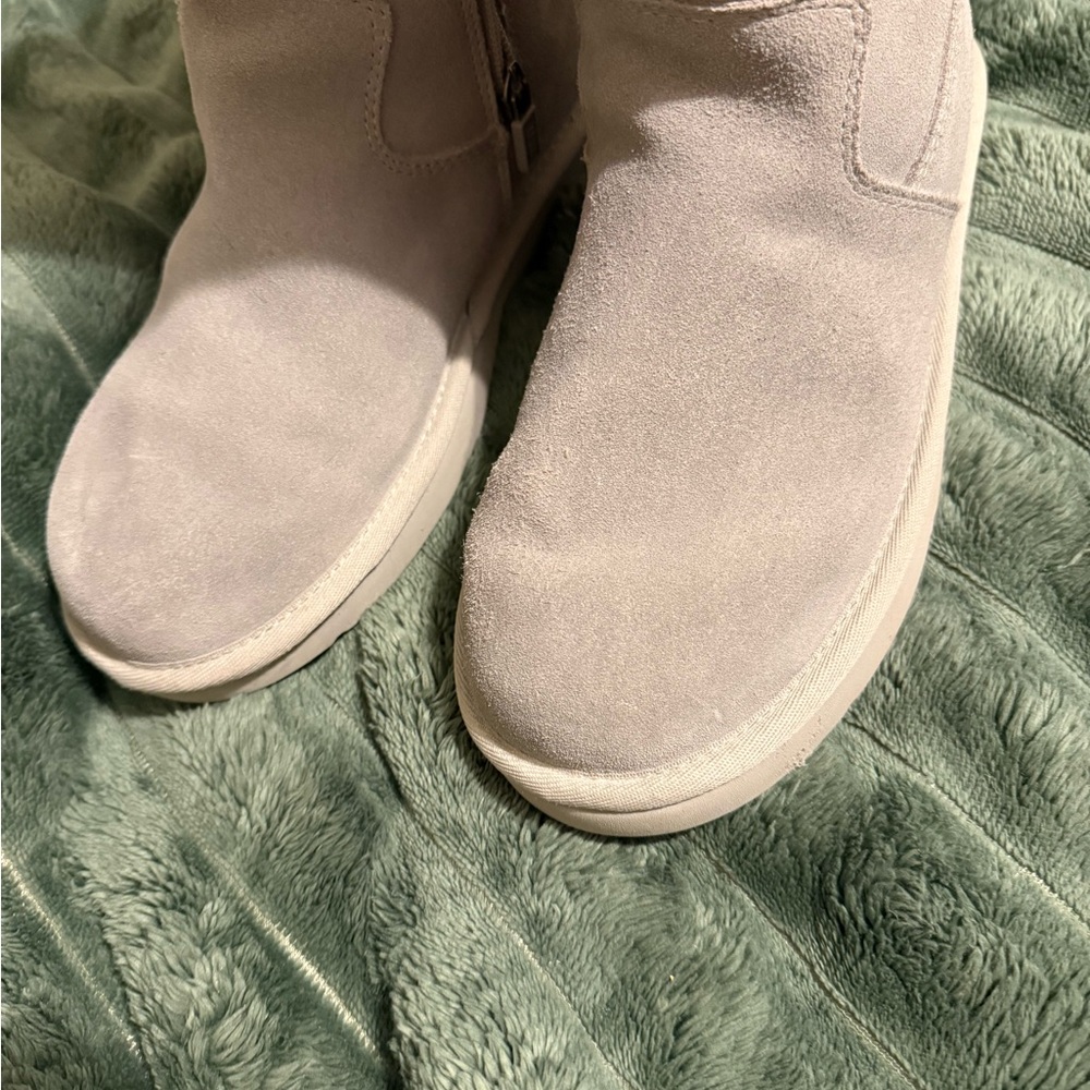 UGG Soft Suede Winter Boots in Light Gray